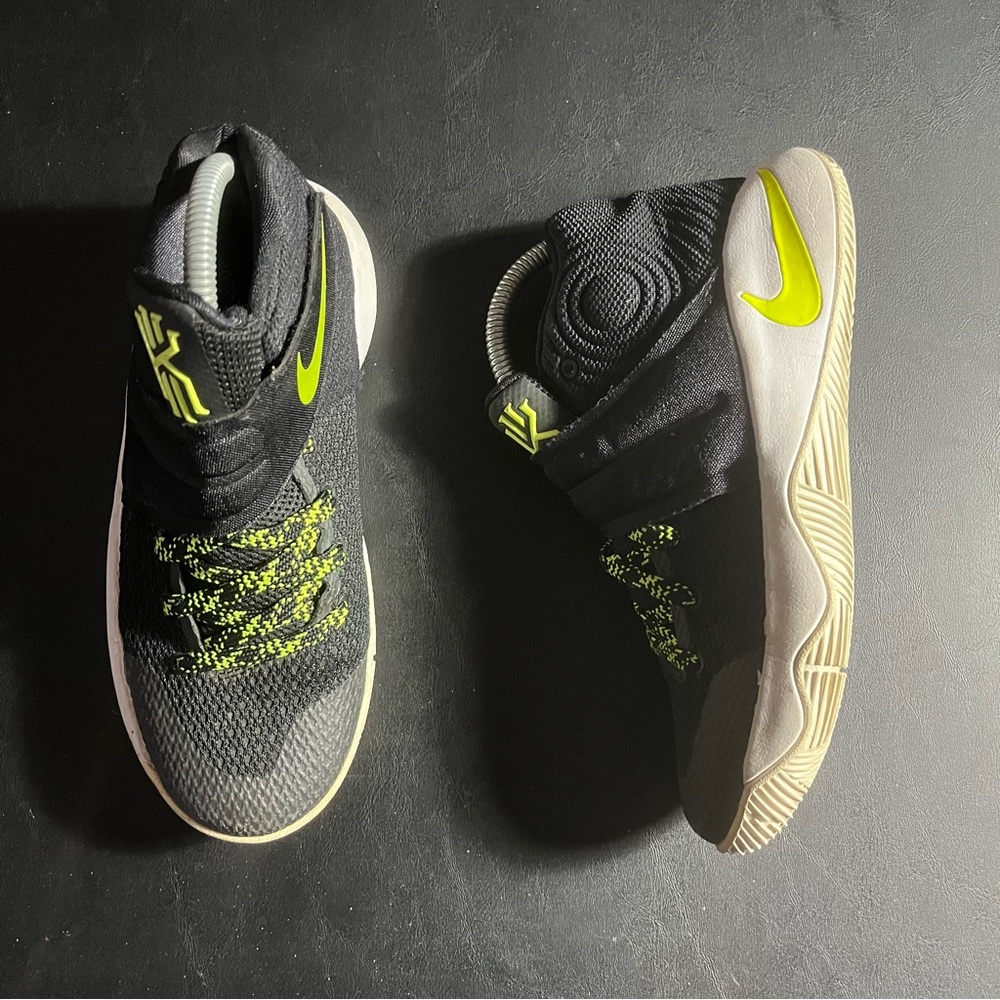 Nike ID Kyrie 2 GS Black/ Neon Green Sz 3.5Y 849367-998